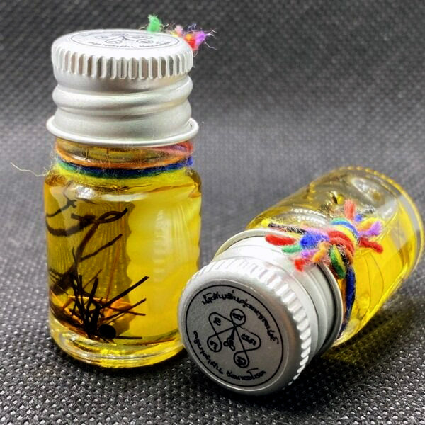 🧿Unlock Irresistible Charm – In-Kam Maha Metta Attraction Oil by Kruba Kamfan for Love & Magnetism