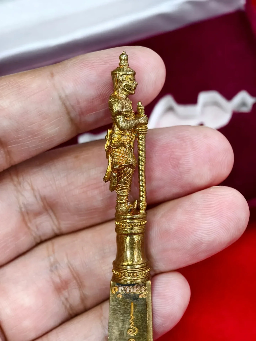 ⚔️ VESSUVANA RITUAL KNIFE: THE BILLIONAIRE SHIELD 👑 Legendary Protection, Imperial Wealth: Command Your Destiny with the Bicentennial Sentinel of Wat Arun