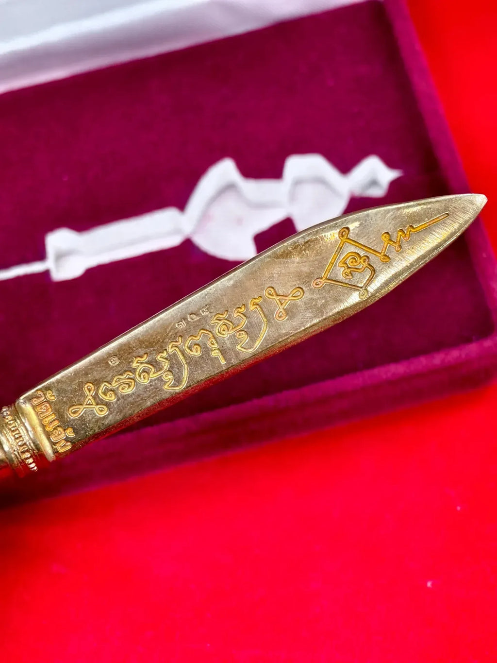 ⚔️ VESSUVANA RITUAL KNIFE: THE BILLIONAIRE SHIELD 👑 Legendary Protection, Imperial Wealth: Command Your Destiny with the Bicentennial Sentinel of Wat Arun