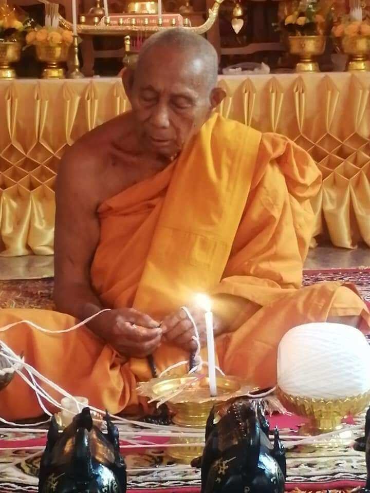 Wealth Summoning Takrud Magnetize Endless Fortune & Prosperity – Sacred Khao-Or Takrud Calls Wealth from All Directions Instantly!