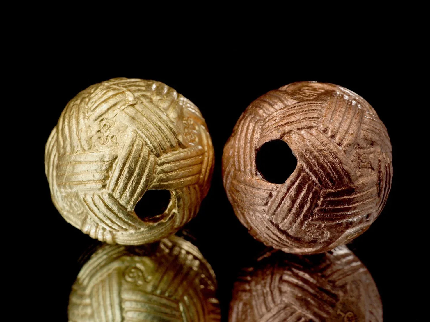 🧶 “Wealth‑Catching Rattan Sphere – Lucky ‘Money Trap’ Charm for Cashflow, Customers & Loving Support by Luang Pu Mhan, Khao Chan Hermitage, Phetchabun”
