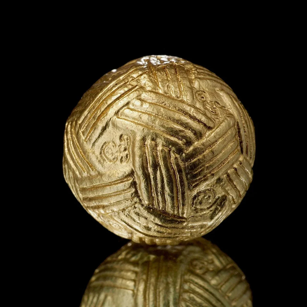 🧶 “Wealth‑Catching Rattan Sphere – Lucky ‘Money Trap’ Charm for Cashflow, Customers & Loving Support by Luang Pu Mhan, Khao Chan Hermitage, Phetchabun”