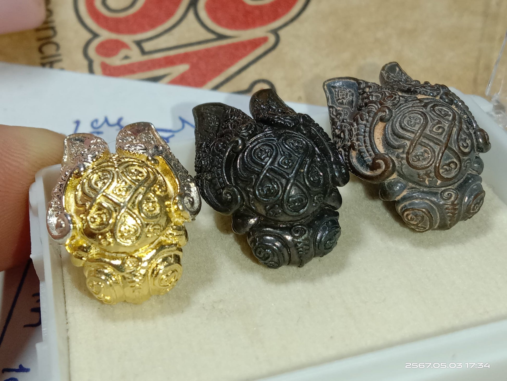 Wealth & Love Bee Amulet – Panya Phamroo Setthi Chana Sip Tit by Luang Pu Noi | Magnetic Nam Pi Iron, Rapid Fortune &amp; Protection