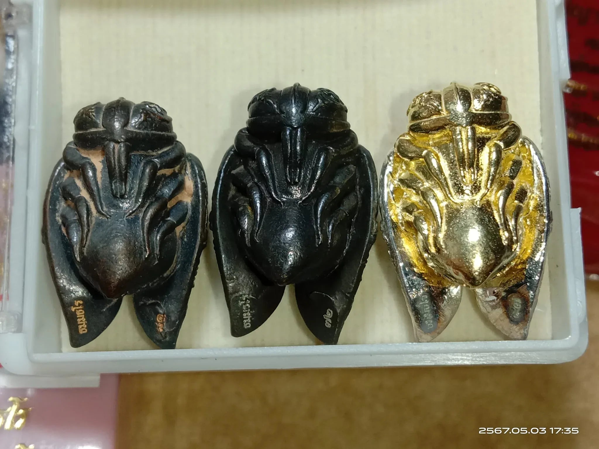 Wealth and Love Bee Amulet - Panya Phamroo Setthi Chana Sip Tit by Luang Pu Noi | Magnetic Nam Pi Iron for Rapid Fortune and Protection