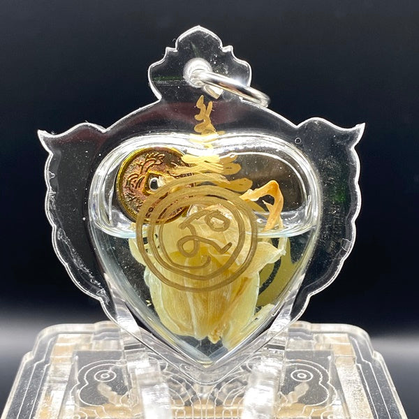 🎯 Irresistible Huachai Rak Nirand﻿ Amulet by Kruba Chokdee, Non Ban Kao Cemetery Monastery 2568 Edition – Potent Charm for Love, Success & Prosperity with Authentic Kroo Phrai Wax and Maha La Luay Oil Blue Heart