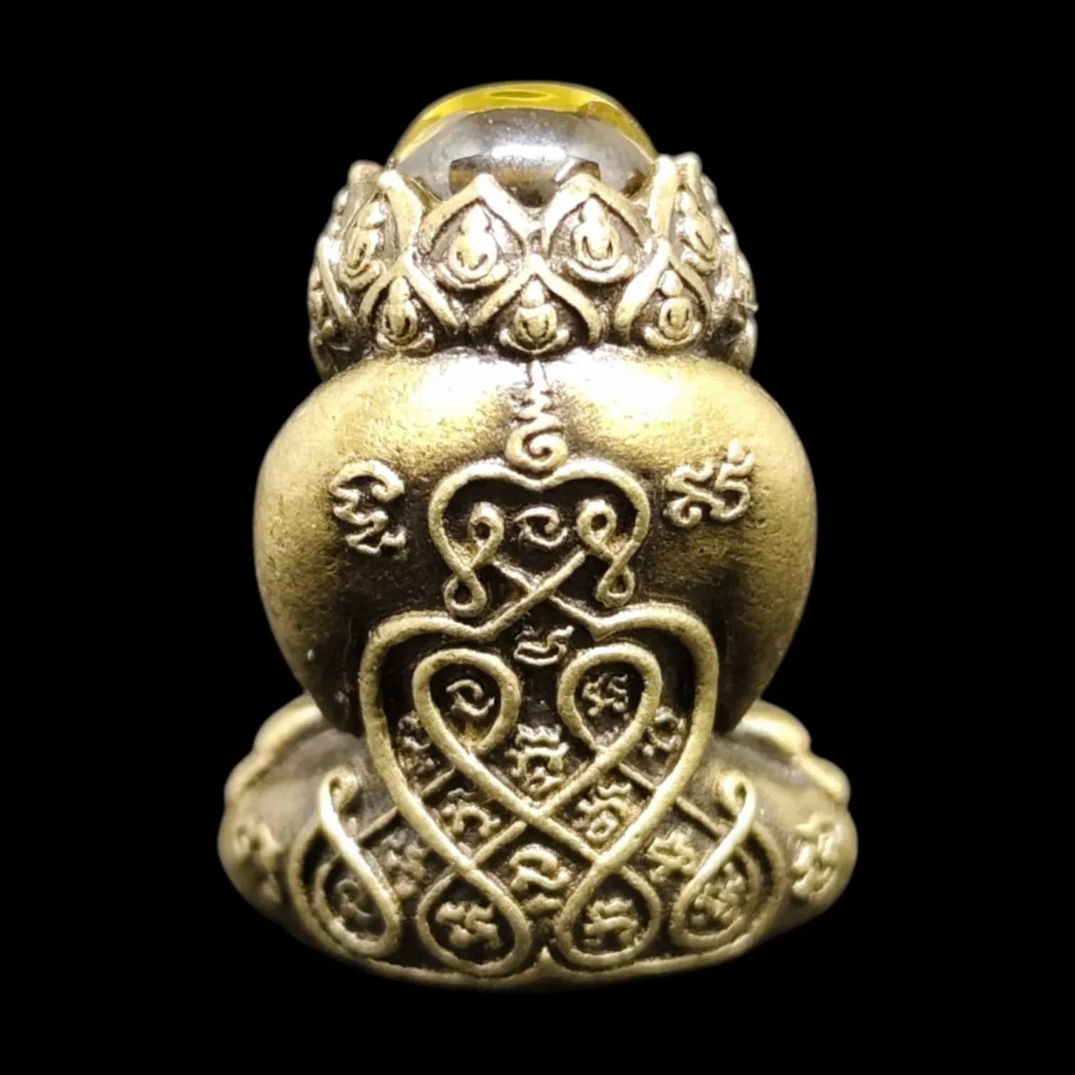 Extraordinary Phra Pidta Manee Mantra Amulet - Satin Gold Alloy & Rare Yellow Sapphire Hair, Blessed by Luang Pu Boonma of Wat Khao Kaew Thong (B.E. 2567) with Original Box