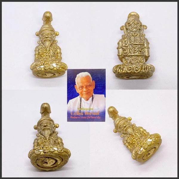 Ruesi Nok Ked Amulet Maha Yantra Wai Kru for Love, Wealth, and Protection