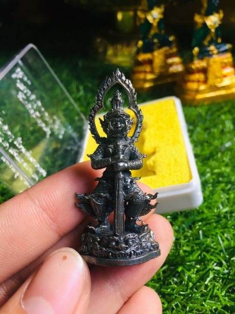 Thao Wessuwan amulet brass - Ran Kha Khong Chan Protective