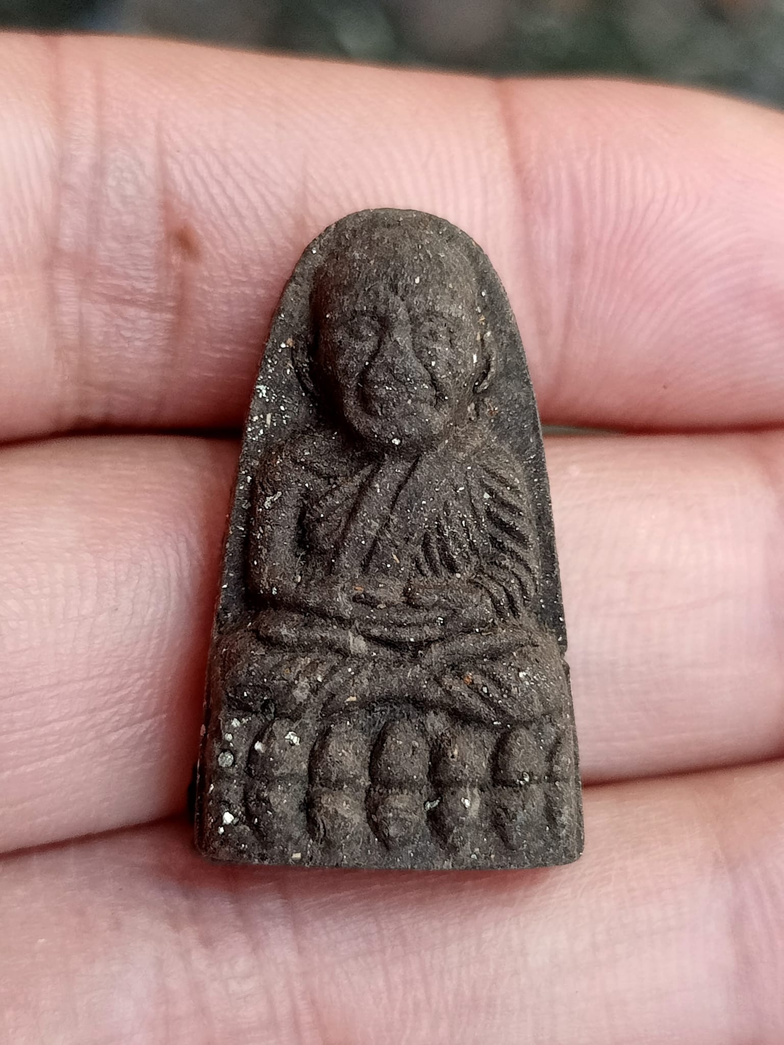 Thai Blessing Co Luang Pu Thuad commemorative amulet 2023 small dark clay monk pendant in palm