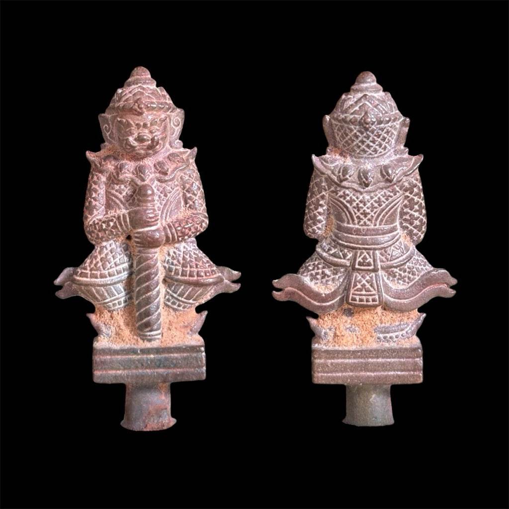 Thao Wessuwan Amulet Statue - Rainbow Guardian for Protection and Prosperity ตัดช่อ