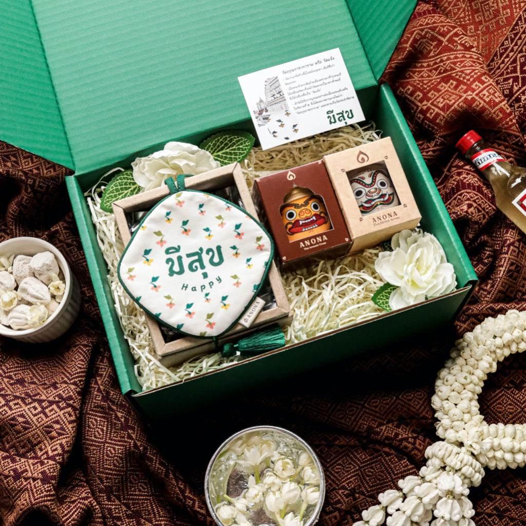 Aromatherapy Gift Box for Women and Men - Relaxation Essentials Inside