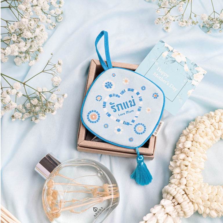 Aromatherapy gift set for mom with diffuser, floral sachet, and Happy Mother’s Day card by One-Sake.com