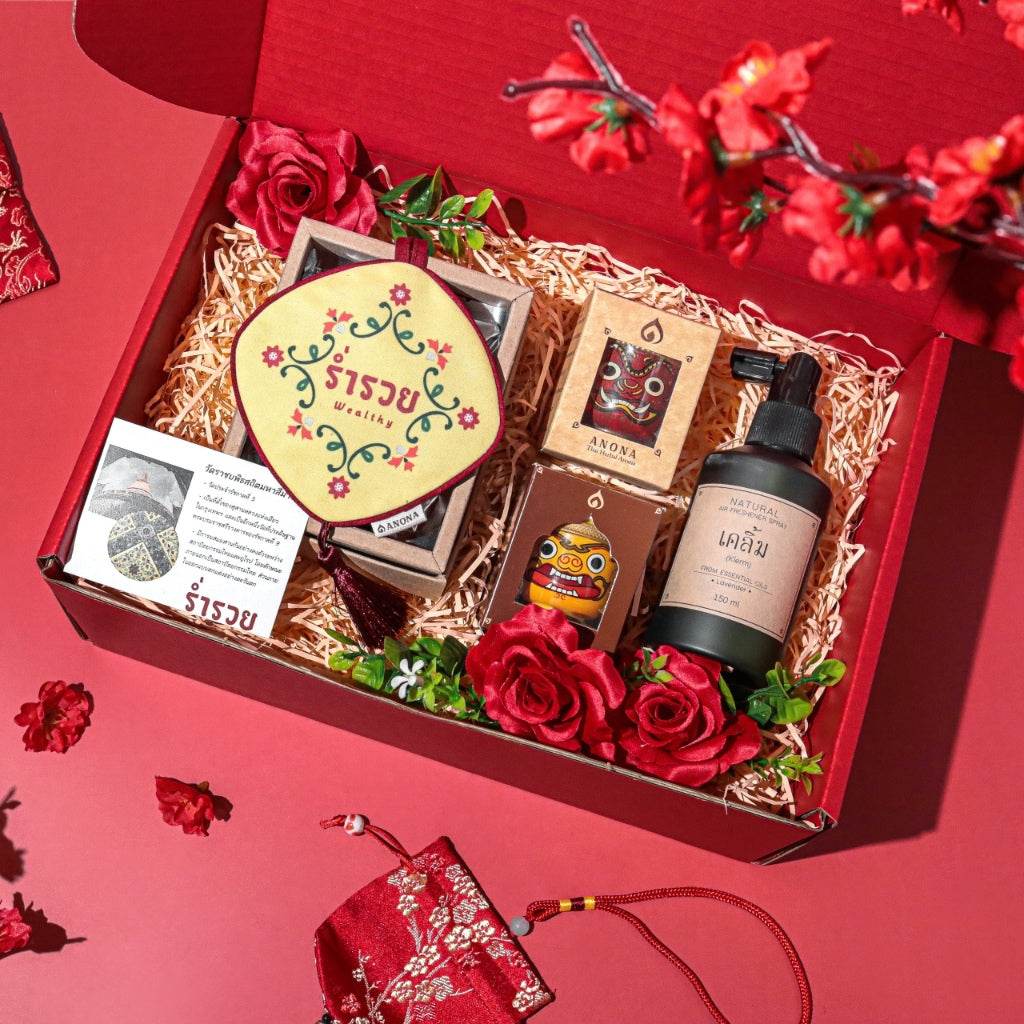 One-Sake.com cherry aroma gift set with red roses, decorative boxes, and aromatic spray in a red gift box