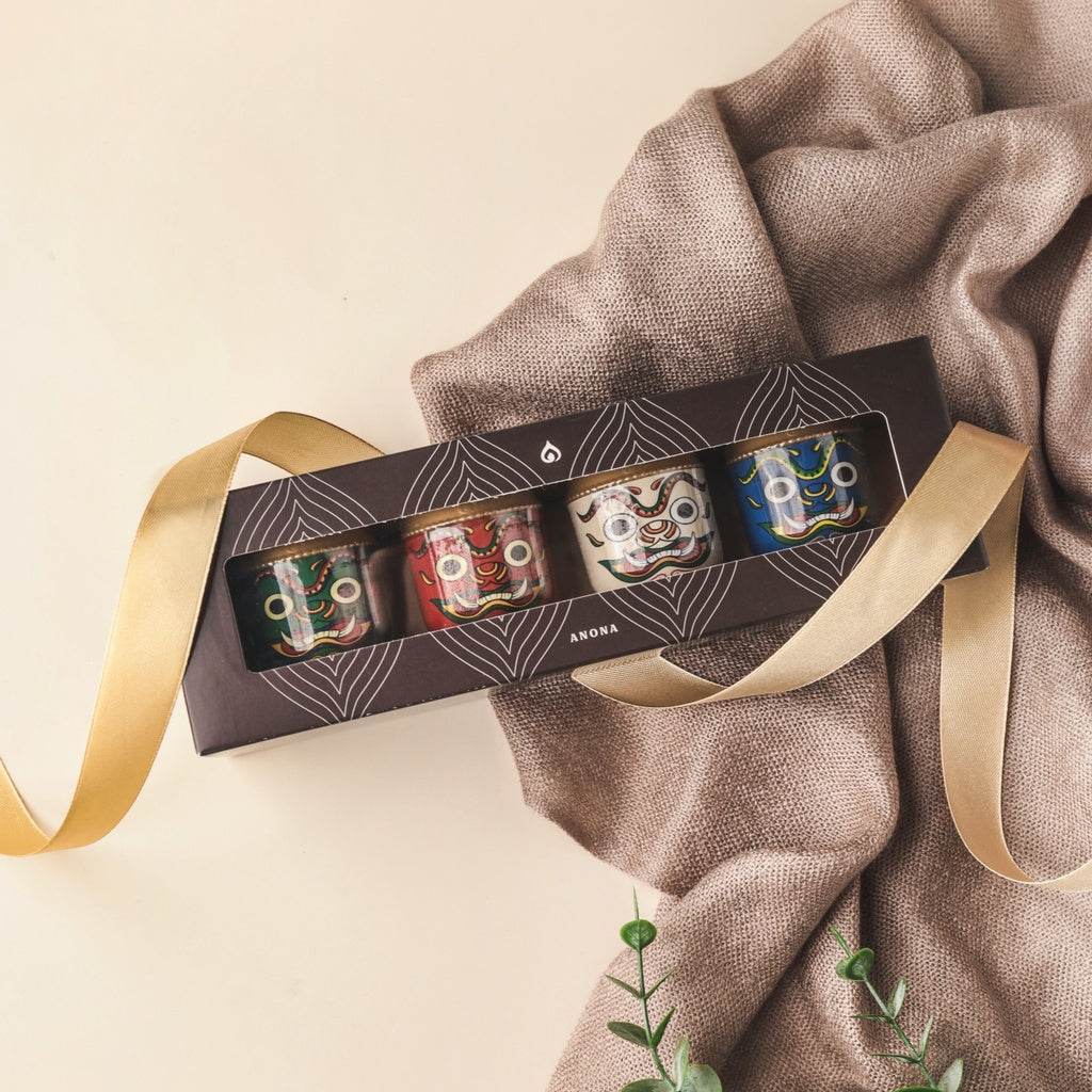 One-Sake.com natural aroma box set for adults with four decorative aroma jars in a black gift box