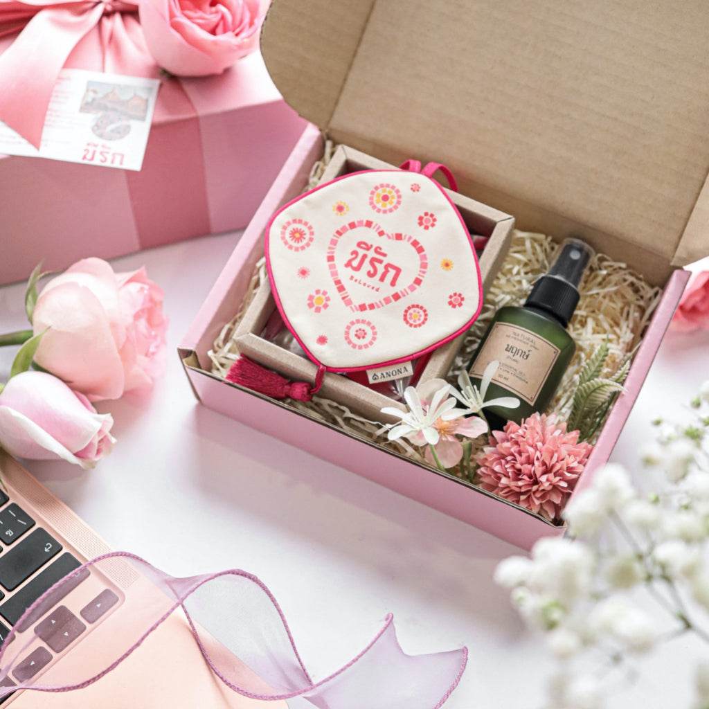 Valentine's day gift box for her with pink flowers and aromatherapy spray from One-Sake.com
