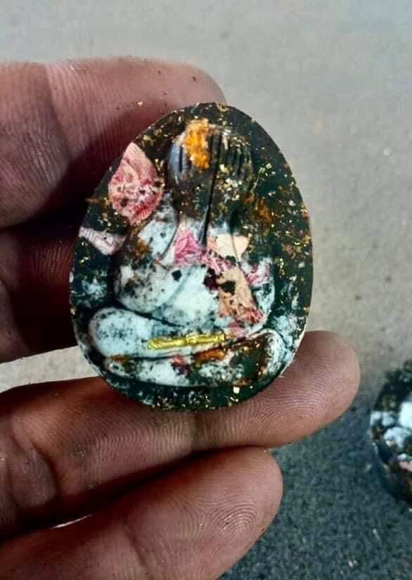 Authentic Pra Pidta Lucky Talisman Necklace by Luang Pu Heng Papaso - Sacred Amulet for Protection and Blessings