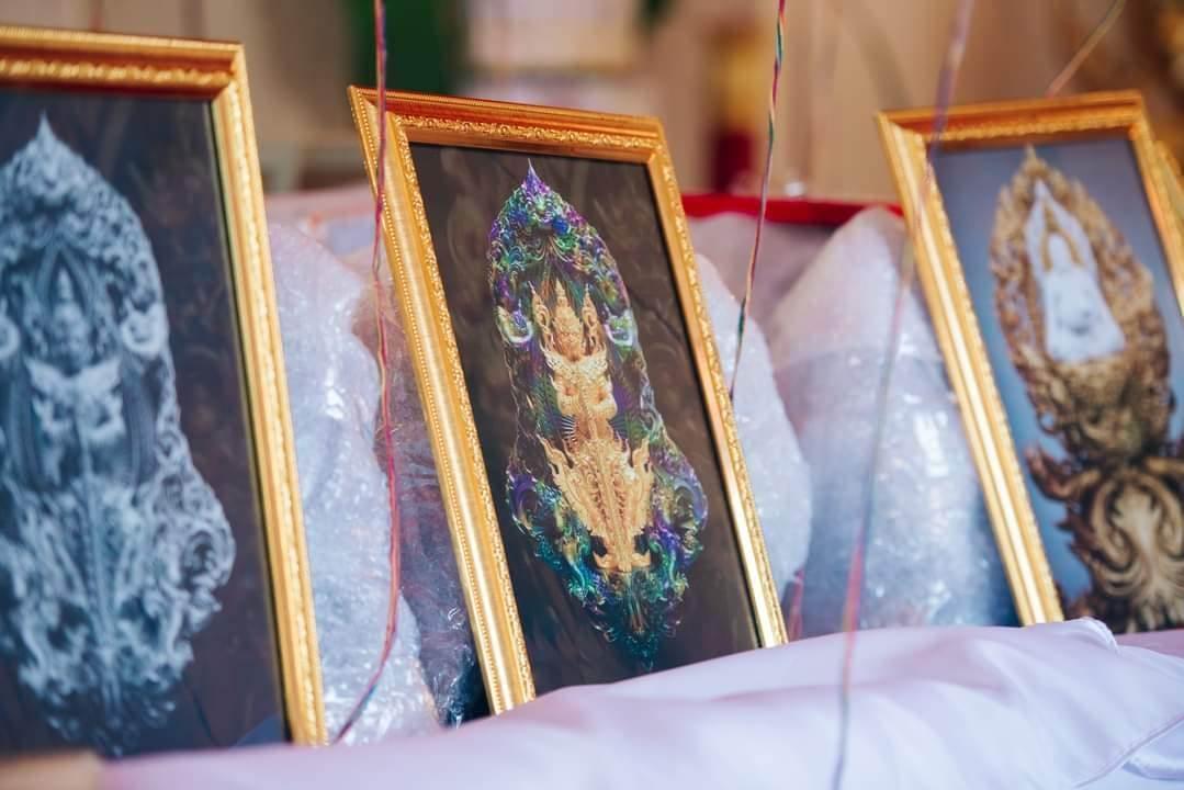Thao Wetsuwan Coin Amulet - Bronze & Gold Plated Champa Flower Design | Blessed by Wat Phra That Phanom for Protection & Wealth