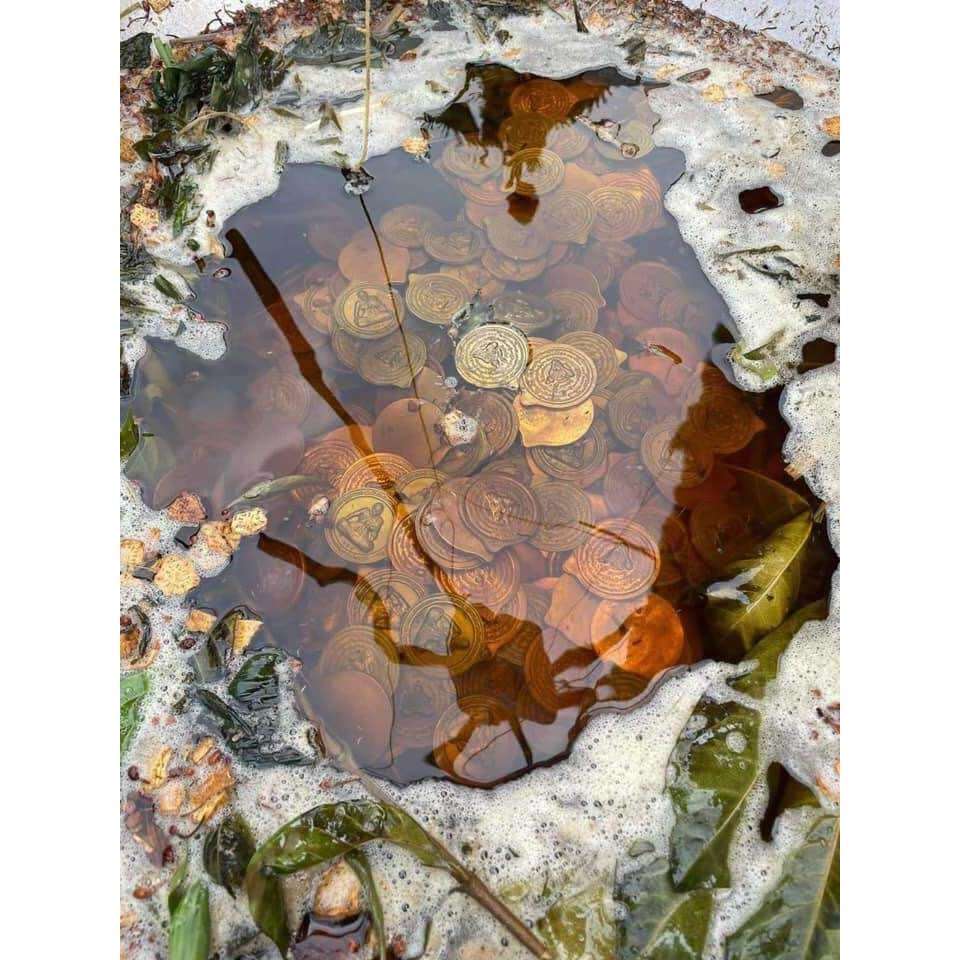 Luang Pu Im Hermit Coin Amulet with 108 Herb Oil for Charm and Fortune