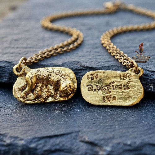 Authentic Thai Charm Amulet "Nhu Dud Nom Maew Heng Heng Heng BE 2553" - Mixed Brass Mouse Drinking Cat Milk Talisman Thai Blessing Co By RURUECHA