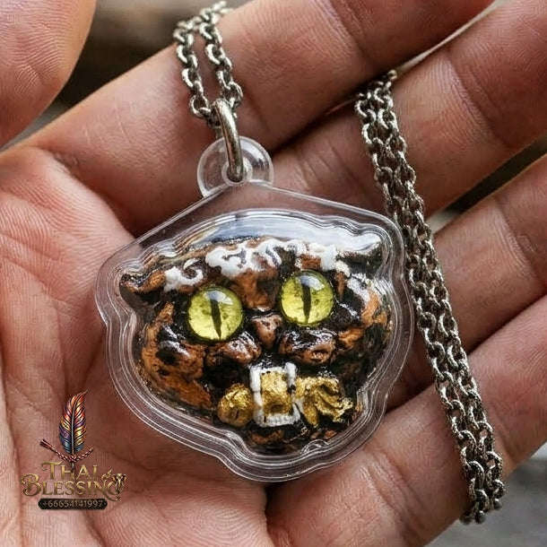 Authentic Thai Wealth-Beckoning Cat Amulet "Maew Riak Sap Calico Dark Sacred Powder Pendant" Consecrated by Ajarn Sat at Ruen Sat Setthi B.E. 2569 (2026)