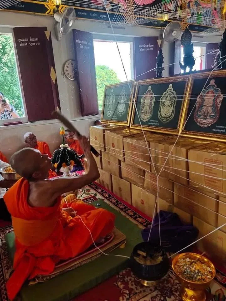 👹 THE LORD OF WEALTH & GUARDIAN OF THE NORTH ✨ The Divine Blessing: Luang Phor Suchat "Thao Wessuwan" (The Lord of Wealth) - The Sacred Protector & Fortune Magnet