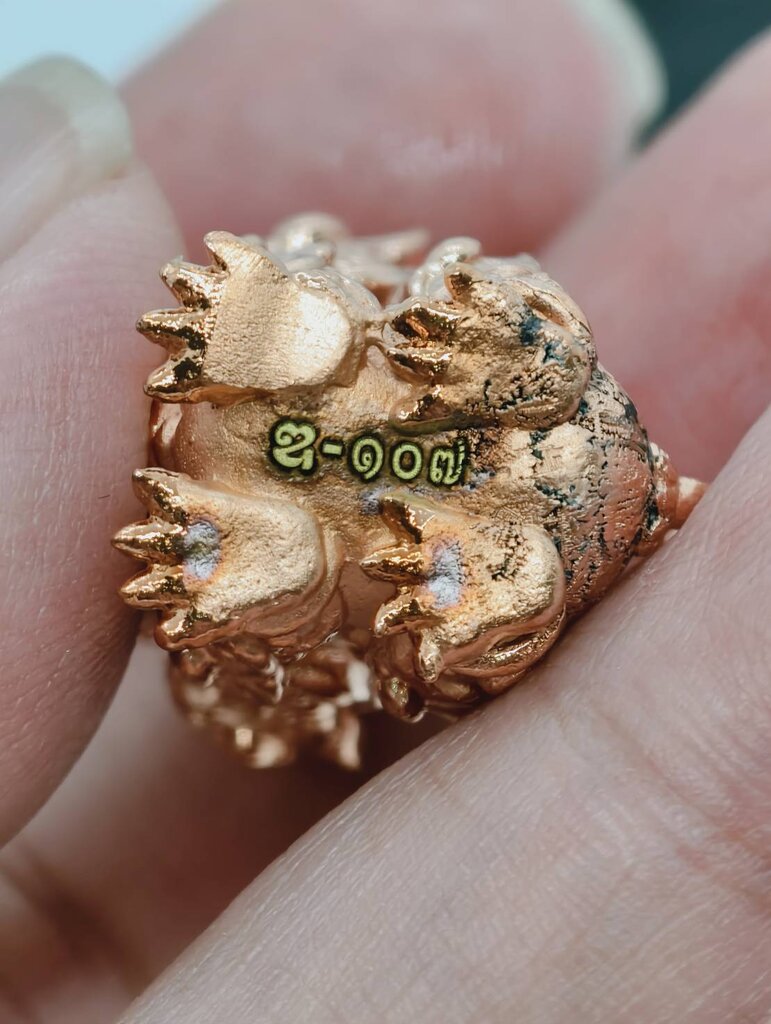 🦁 "Lion-Hearted Guardian" Kuman Thep Narasing: Purisat Noi (Big Print) from Wat Phra That Chom Sak – Eater of Evil & Hunter of Wealth