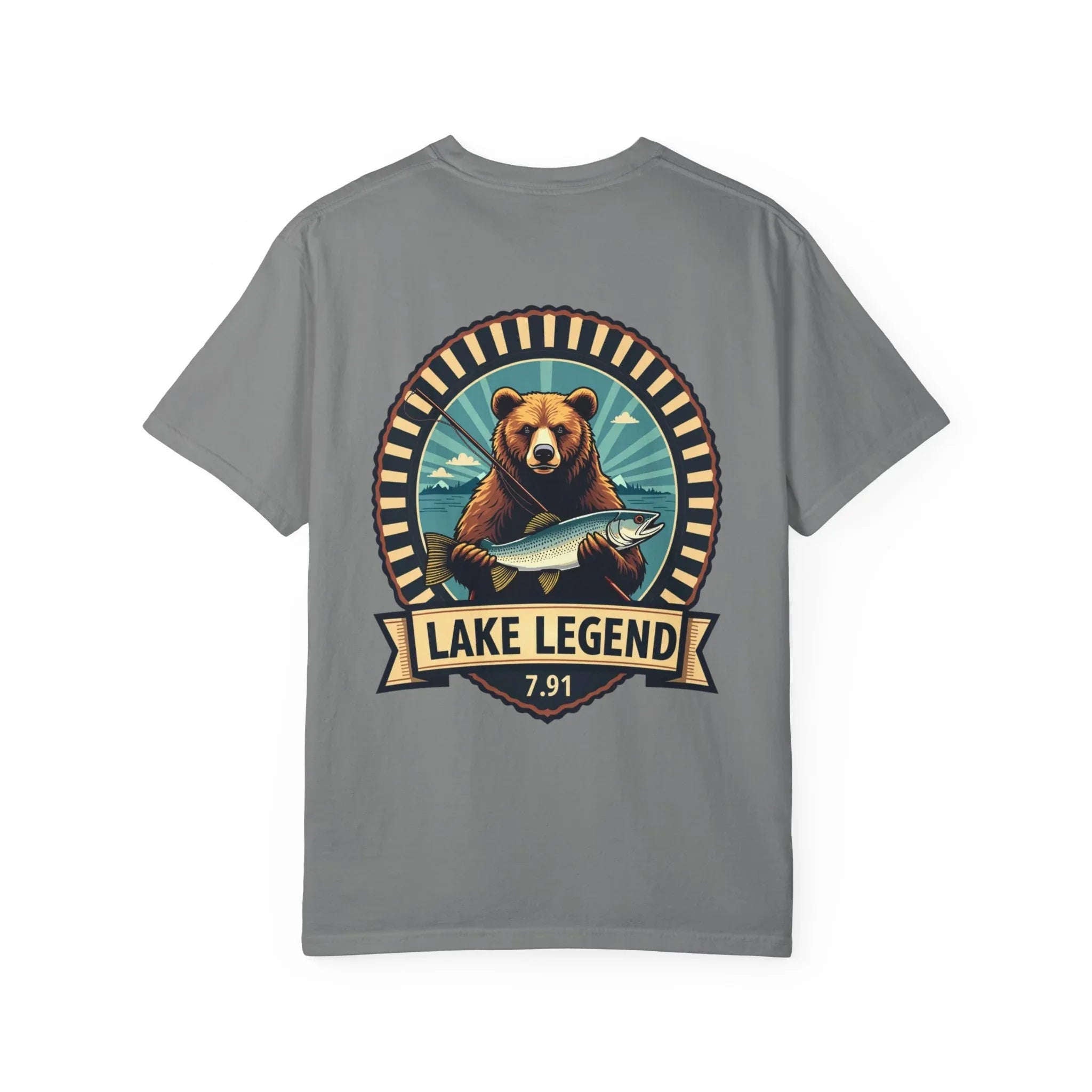 Bear Holding Fish Lake Legend Shirt, Vintage Fishing Badge Tee, Trout Angler T-Shirt, Lake Life Cabin Camping Outdoors Gift Grey