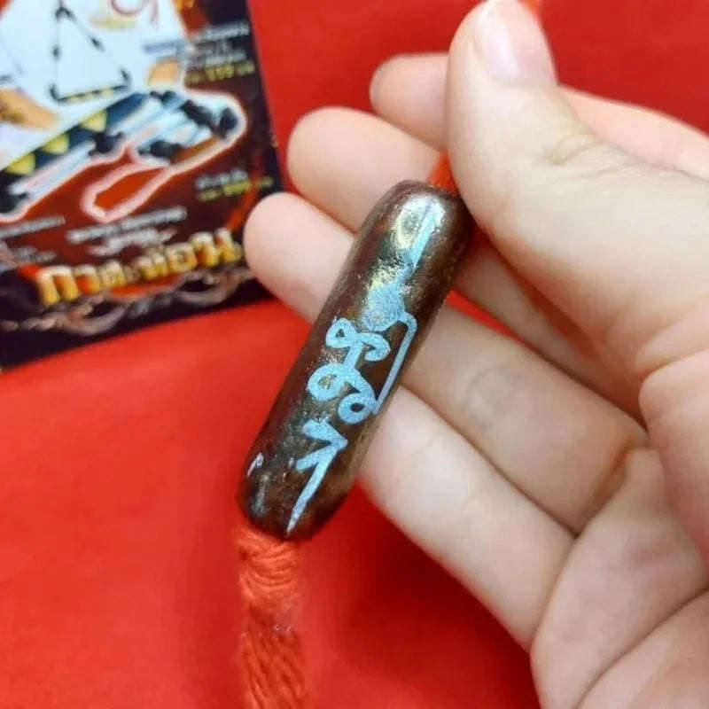 🧿 “Black Ivory City Reflecting‑Crow Takrut – 1‑Inch Reversal & Protection Charm by Than Boon of Black Elephant‑Tusk City”