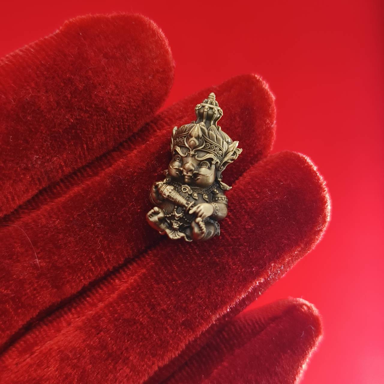 Attract Prosperity, Wisdom & Protection – Sri Siddhaya Kanapathi Sacred Amulet Miniature from Thailand