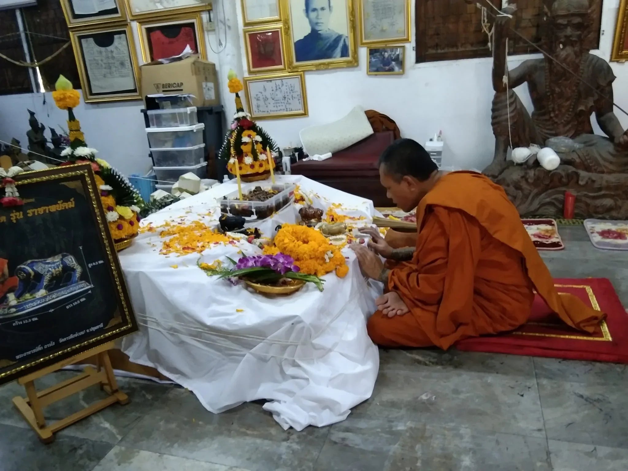 🐯 Suea Hua Khad (Headless Tiger) Raja Phayak Edition: The Invincible King of Tigers Amulet – Absolute Protection, Authority, Wealth Luck & Progress (Phra Ajarn Tik)
