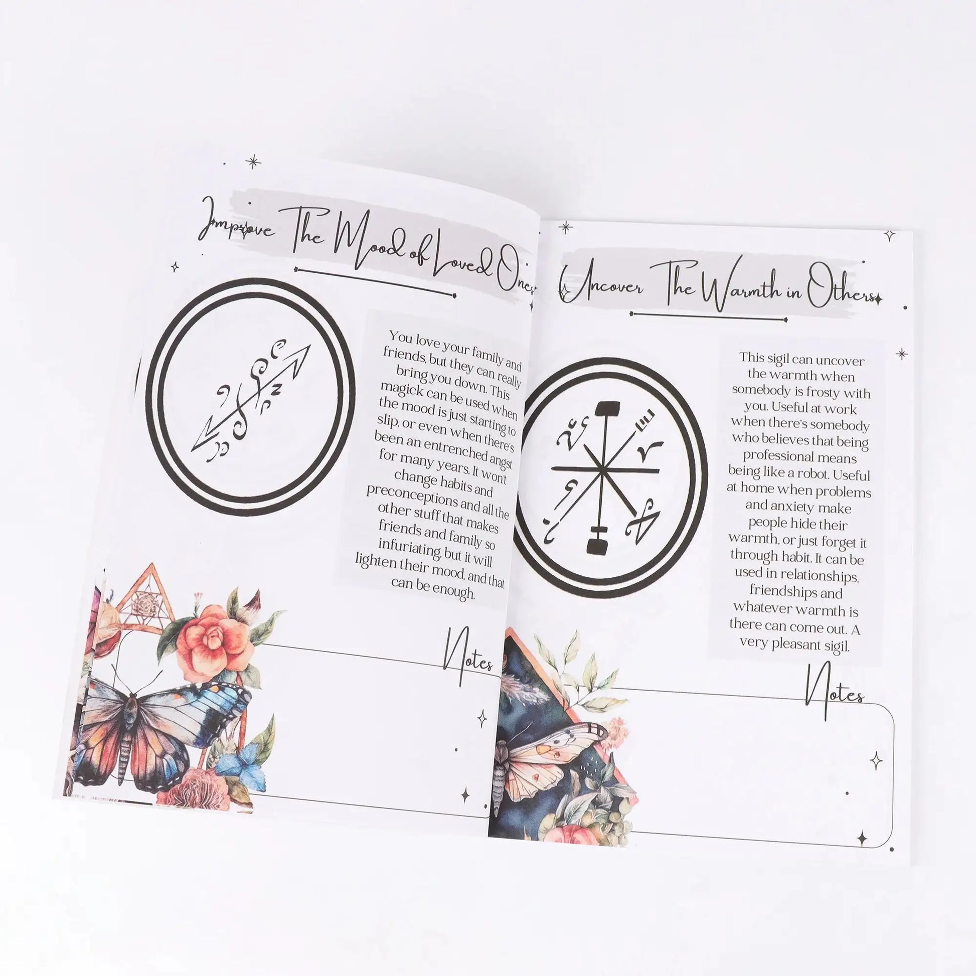 🌙 Classic Mystical Book – A Guide to Symbols, Mystery Signs & Dark Art Rituals with Moon Decorations