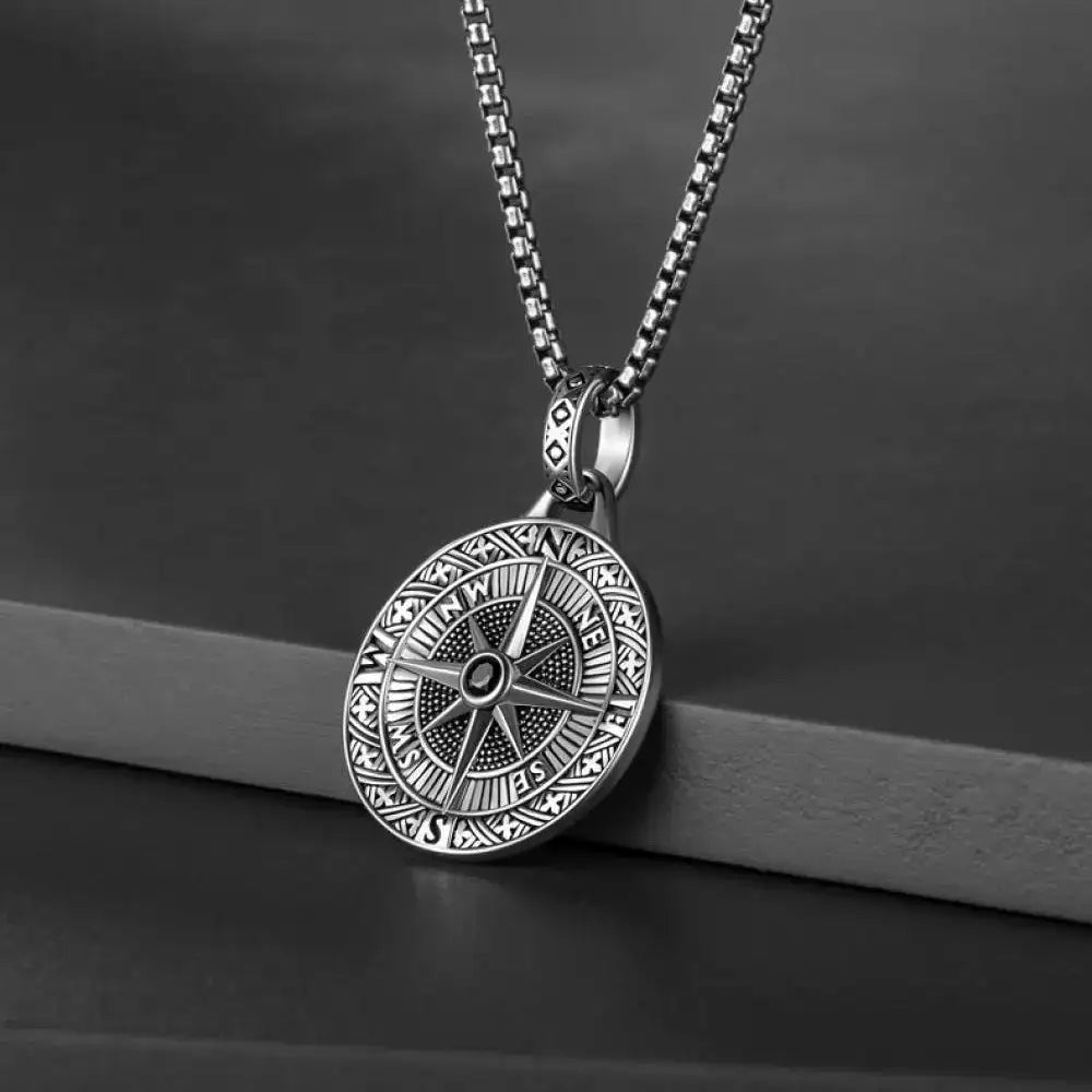 🧭 Compass Pendant Necklace for Men – Hip-Hop Style Stainless Steel Chain Vintage Silver Color Trendy Fashion Jewelry Gift for Him