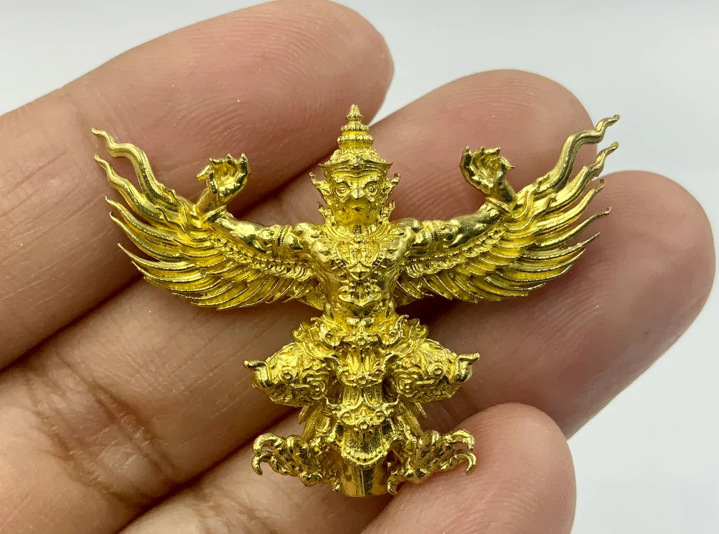 🦅 Phaya Garuda "100 Years Millionaire" Amulet: Small Mold (2.5cm) – Luang Phor Phat (Wat Huay Duan) – Double Consecrated for Wealth & Power มหาชนวนทองล้นเบ้า