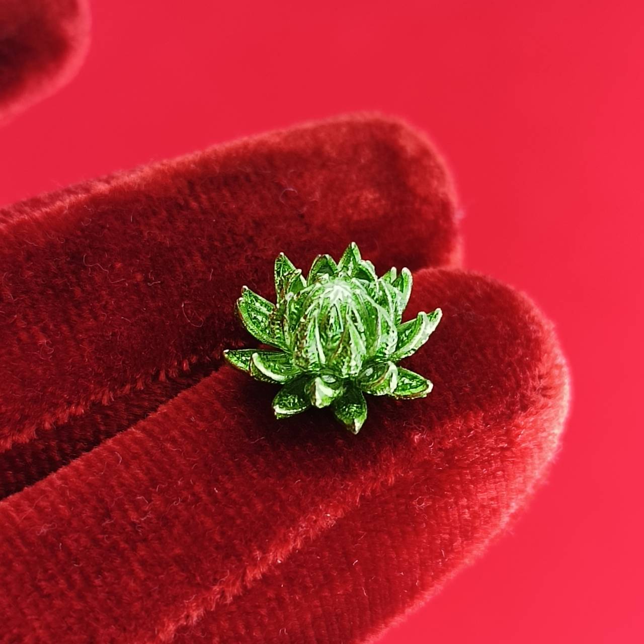 Sacred Pikul Flower Amulet – Prosperity & Blessing in Green Bronze