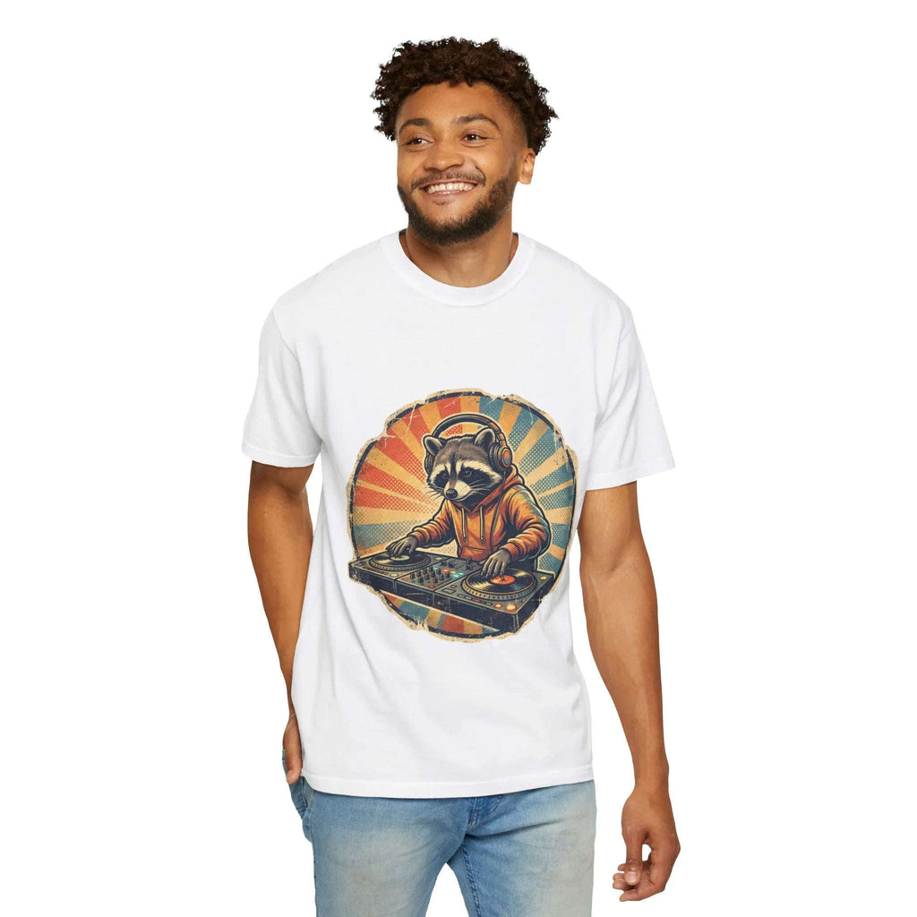 DJ Raccoon T-shirt, Retro Sunset Raccoon T-shirt, Funny DJ Turntable T-shirt, EDM Music Festival Outfit, Gift for Music Lovers.