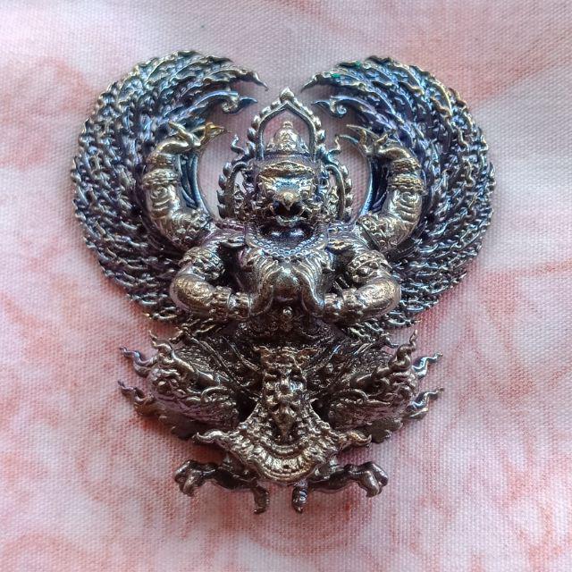 🦅 First Edition Garuda “Maha-Setthi Blessing” Amulet – Prosperity, Authority & Protection (Thailand 2019 / 2562 BE) Blue King