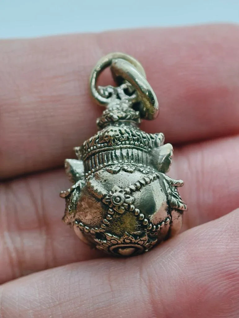 🌑 Celestial Titan: The Rahu Fate-Shifter – Supreme Karma & Protection Talisman (Luang Pu Leng First Edition)
