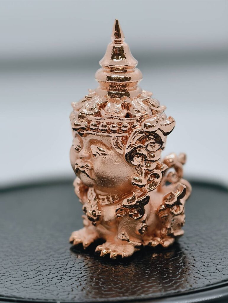 🦁 "Lion-Hearted Guardian" Kuman Thep Narasing: Purisat Noi (Big Print) from Wat Phra That Chom Sak – Eater of Evil & Hunter of Wealth