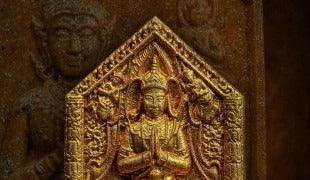 ✨ Enchanting Charm & Supreme Protection – Khun Paen Mon Lok Wiwon with Double Silver Takruds by Phra Ajarn Juab ✨