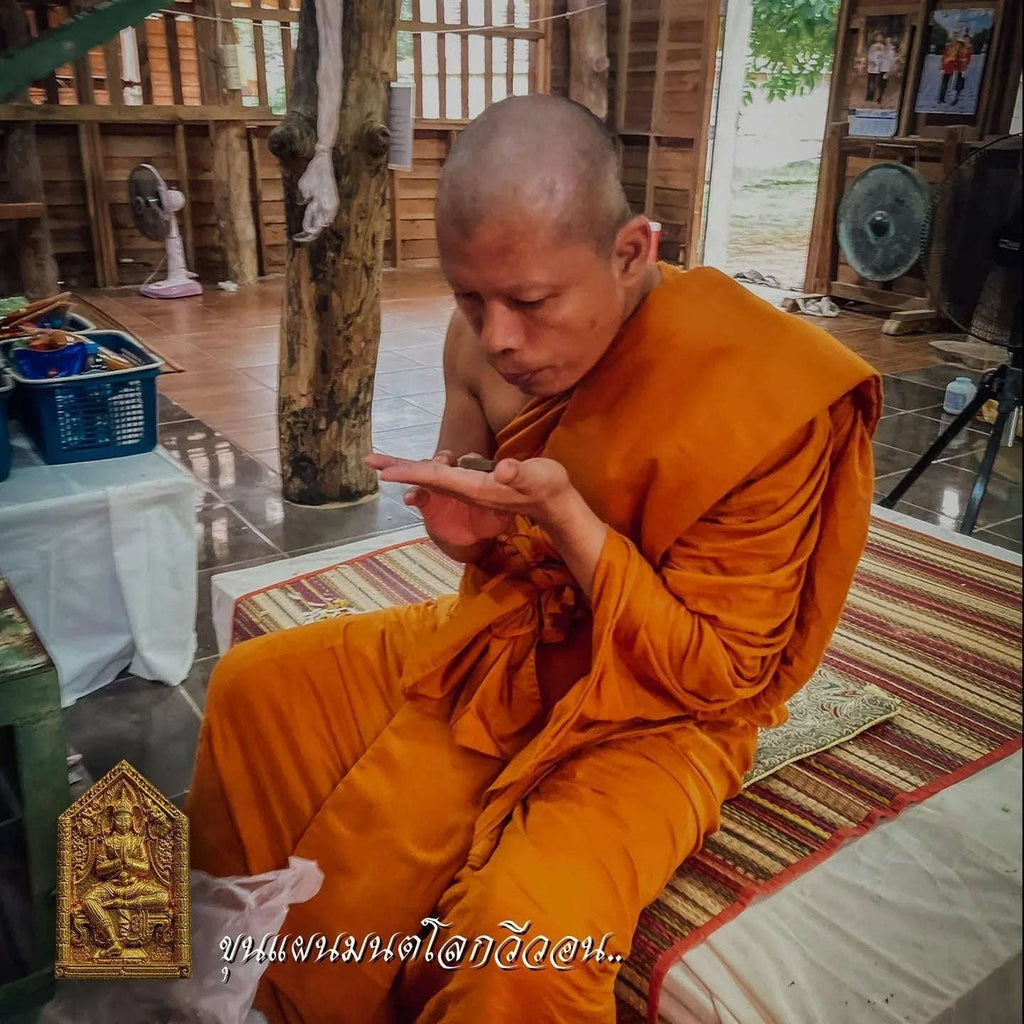 ✨ Enchanting Charm & Supreme Protection – Khun Paen Mon Lok Wiwon with Double Silver Takruds by Phra Ajarn Juab ✨