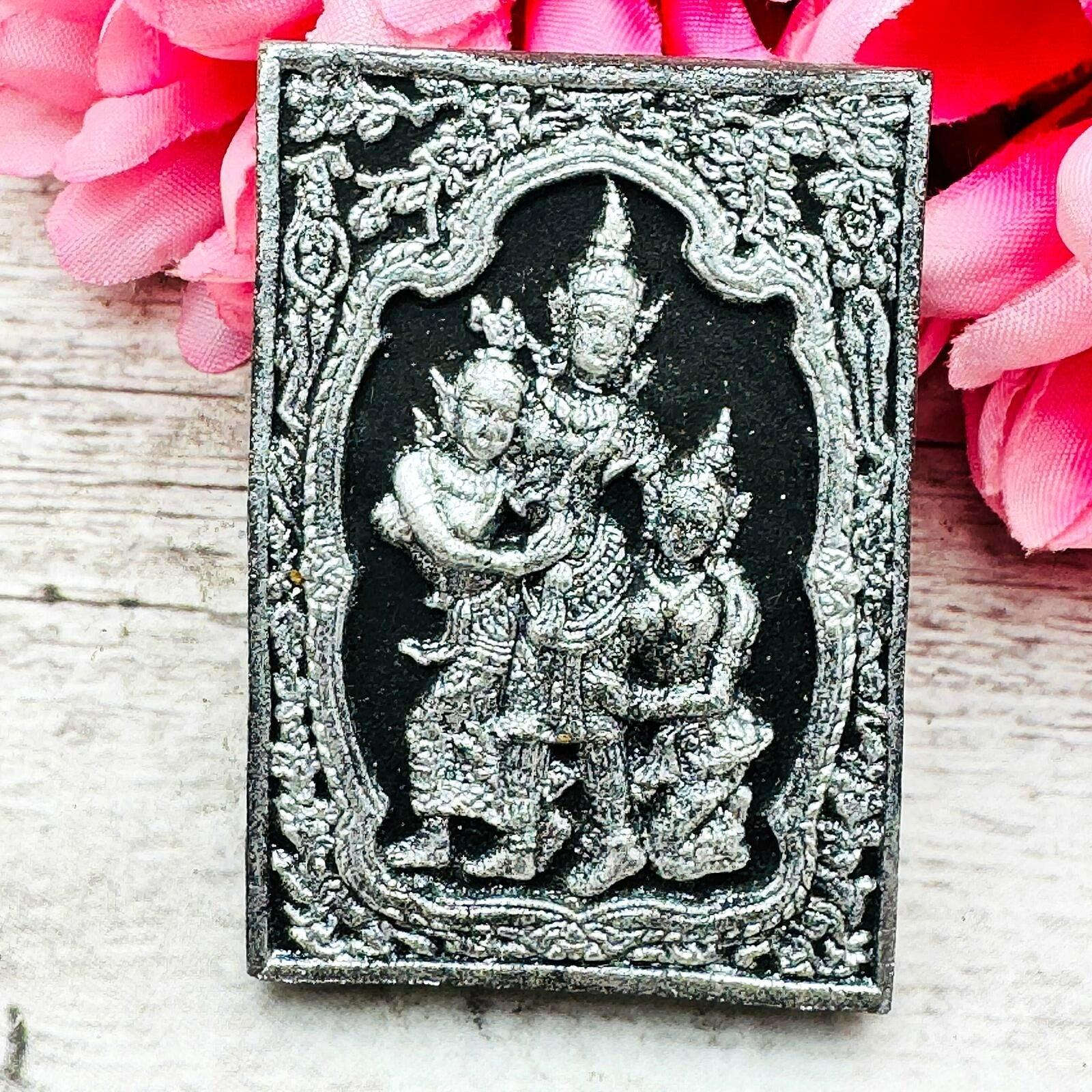 🌟 Experience Supreme Spiritual Charm, Loving-Kindness & Protection with This Phet Phaya Thon Authentic Thai Amulet Normal