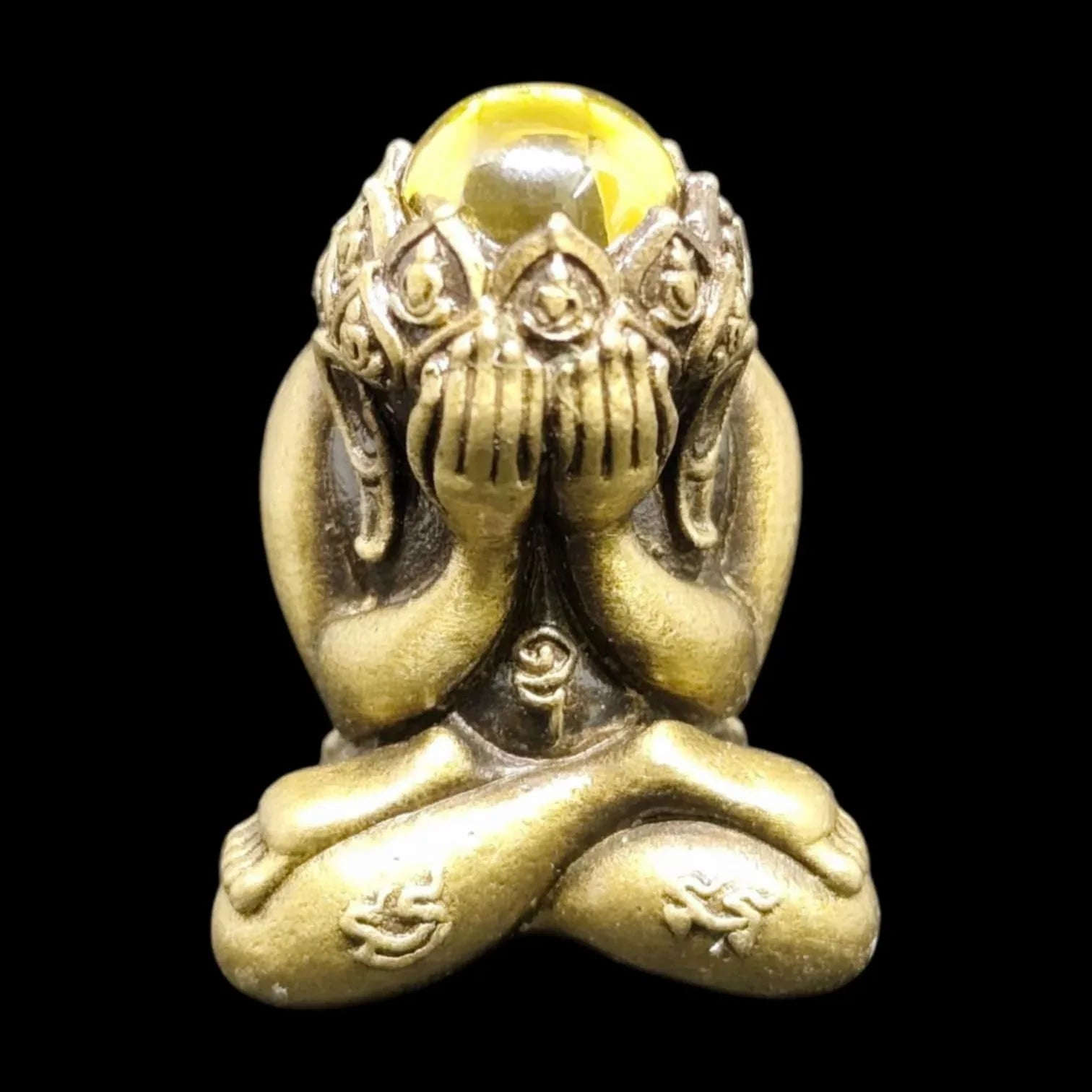 Extraordinary Phra Pidta Manee Mantra Amulet - Satin Gold Alloy & Rare Yellow Sapphire Hair, Blessed by Luang Pu Boonma of Wat Khao Kaew Thong (B.E. 2567) with Original Box
