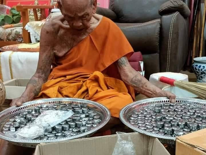 Unlock Miraculous Wealth and Irresistible Charm with First Edition Ruay Patihan Balm - Infused with LP Tim and Ajarn Pleng's Legendary See Pheung