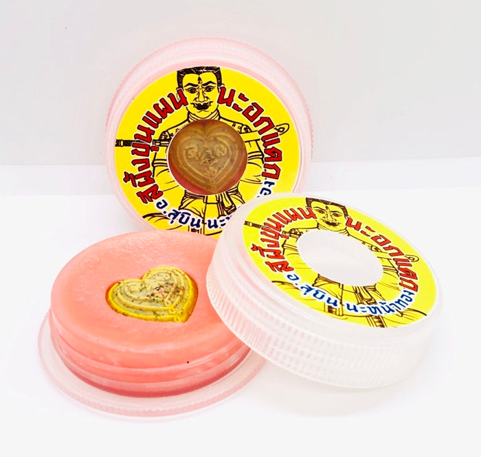💘🔥 Supreme Khun Paen Beeswax Charm – "Na Ok Taek" Edition for Heart-Shattering Attraction & Irresistible Magnetism