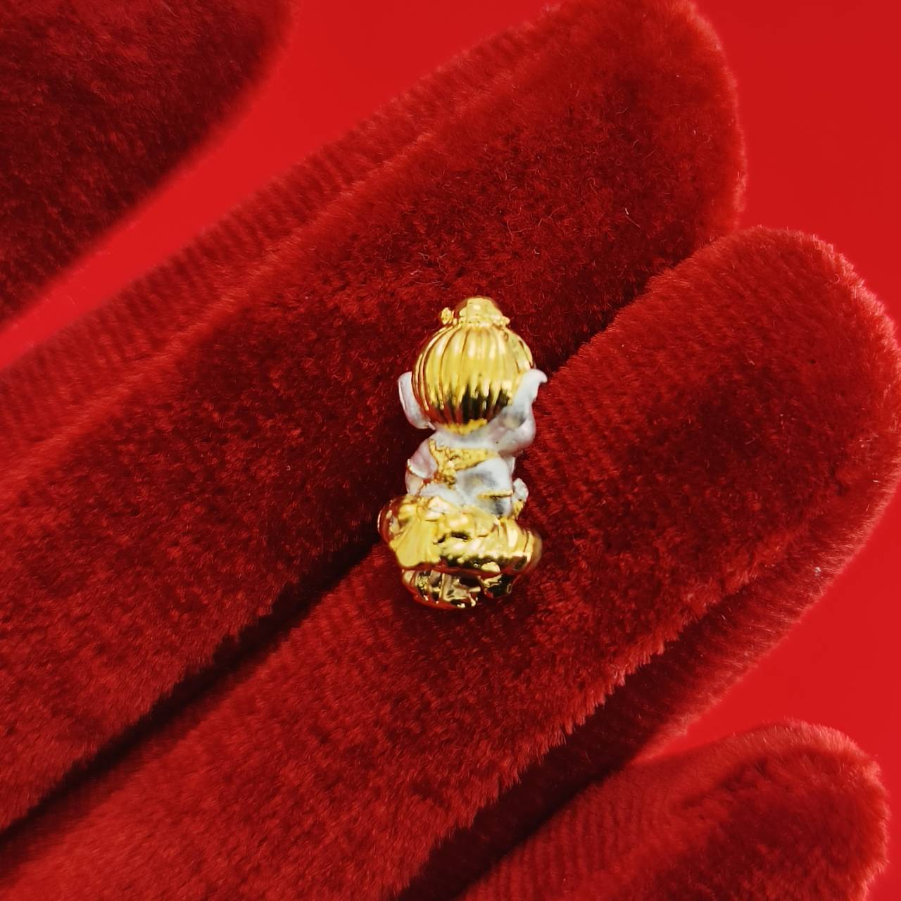 Ganesha Amulet for Success and Enhanced Creativity - Transform Your Life Today