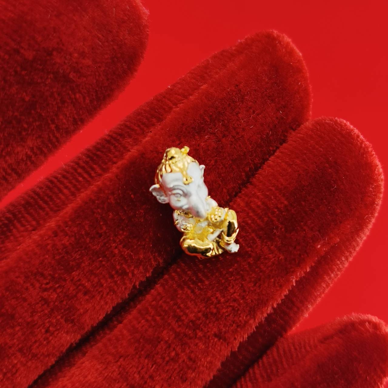 Ganesha Amulet for Success and Enhanced Creativity - Transform Your Life Today