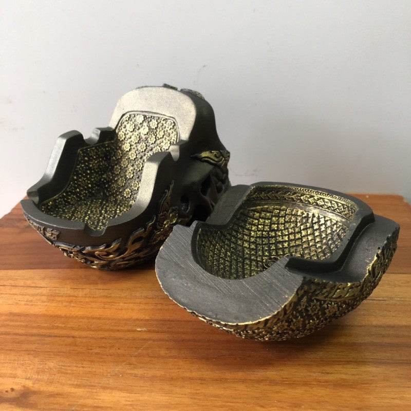 Handcrafted Gold Skull Ashtray with Unique Design for Distinctive Home Decor