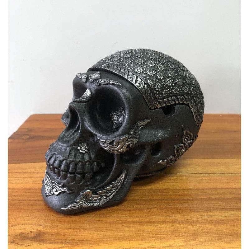 Handcrafted Gold Skull Ashtray with Unique Design for Distinctive Home Decor เงิน 9x15.5x11cm.