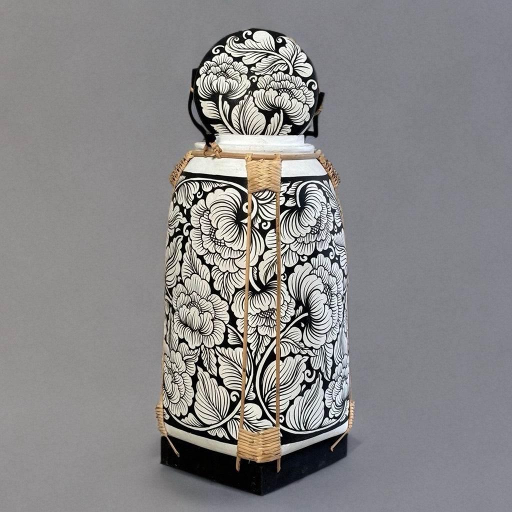 Handmade Bamboo Rice Basket - Stylish Storage and Practical Home Decor ขาวดำ