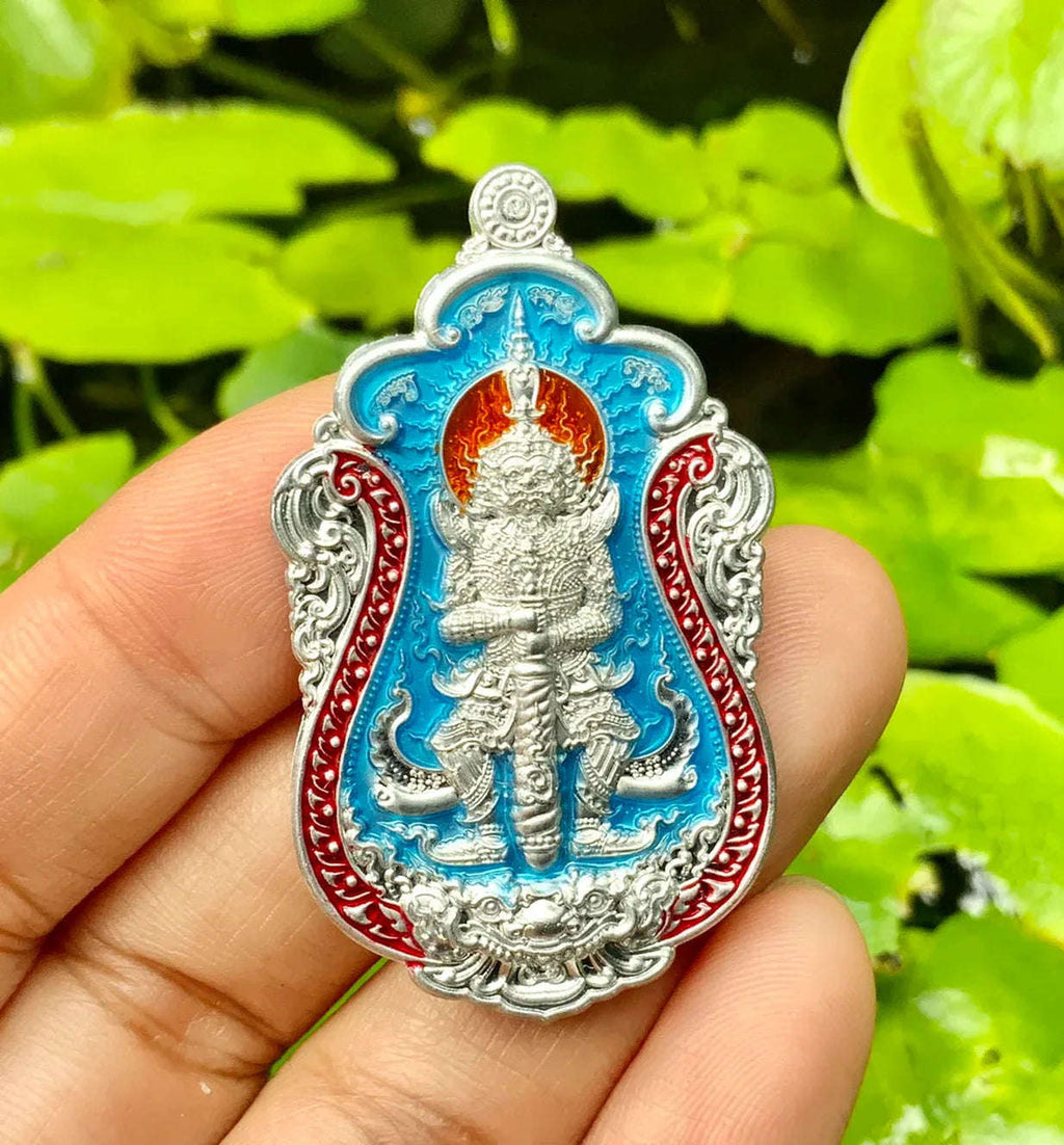 🪙 “Heaven‑Blessed Thao Wessuwan – Divine Blessing Silver Guardian Coin by Luang Pho Suchart, Wat Sila Dokmai (Phetchabun)”